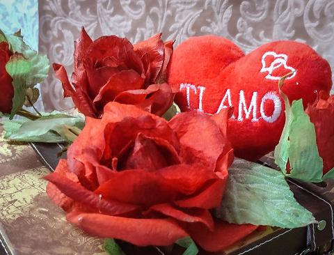 Cappelliere x 3 quadrate decoro San Valentino - Sconti per Fioristi e Aziende