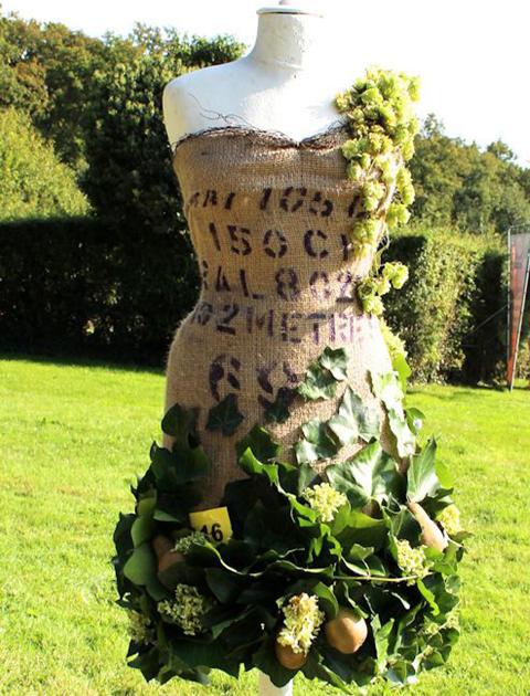 Manichino in Plastica H 58/60 Nero Mezzo Busto Uomo e Donna Sconti per Fioristi, Wedding e Aziende