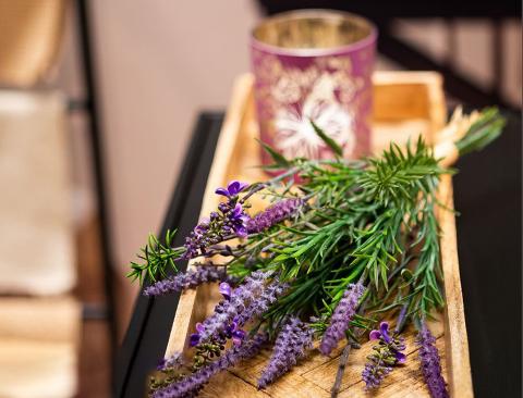Lavanda Artificiale H 36 in poliestere con 6 fiori Sconti per Fioristi, Wedding e Aziende