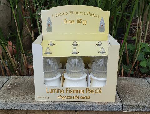 Lumino fiamma in plastica H 18 cm luce fissa Rosso/Bianco/Blu durata 365 giorni - Sconti per Fioristi e Aziende