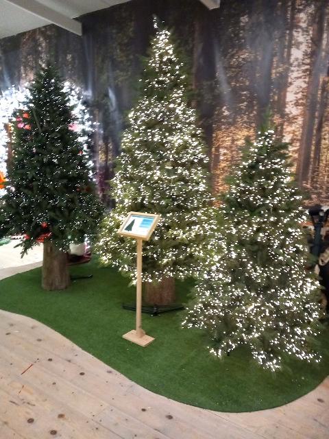 Albero Luxury abete c/ Led -  Sconti per Fioristi e Aziende - H 180/210/240 in PE+PVC