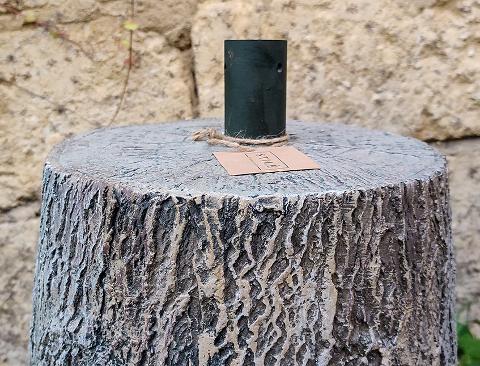 Tronco per albero di natale - Sconti per Fioristi e Aziende . - H 43 x 12 Kg in Cemento