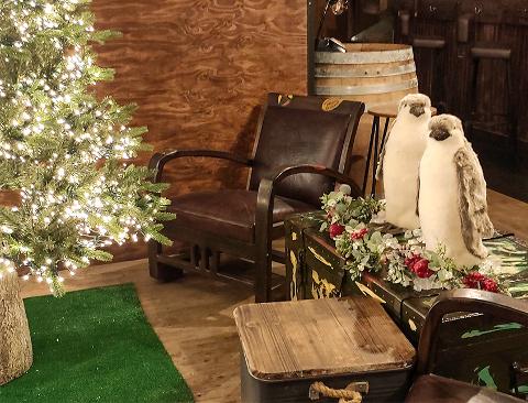 Albero Luxury abete c/ Led -  Sconti per Fioristi e Aziende - H 180/210/240 in PE+PVC