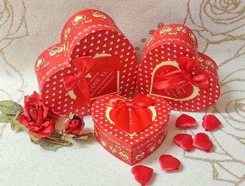 Scatola cuore set x 3 pezzi  - Sconti per Fioristi e Aziende - Cuori di panna