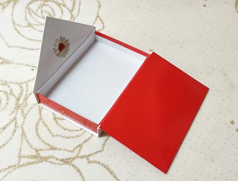 Scatola con margherita cuore magnetica adatto a San Valentino - Sconti per Fioristi e Aziende