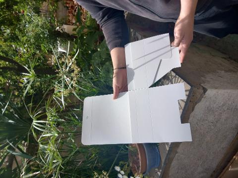 Scatola per bomboniera H 6 cm. 22 x 22  - Sconti per Fioristi, e Aziende -  lino bianco pieghevole