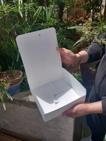 Scatola per bomboniera H 6 cm. 22 x 22  - Sconti per Fioristi, e Aziende -  lino bianco pieghevole