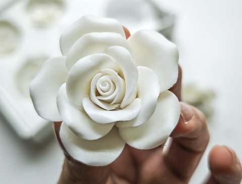 Rose x 6 in porcellana - Sconto per Fioristi e Aziende - cm 8