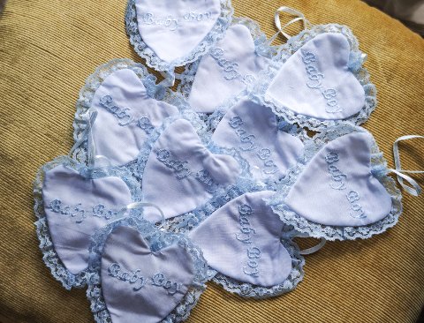 Cuoricino Azzurro x 10 Ricamato - Sconti per Fioristi e Aziende