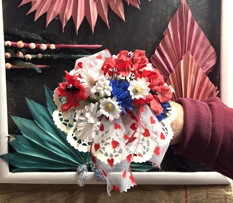 Bouquet Misto Primavera  -  Sconto per Fioristi e  Aziende  - Diametro 16 cm.