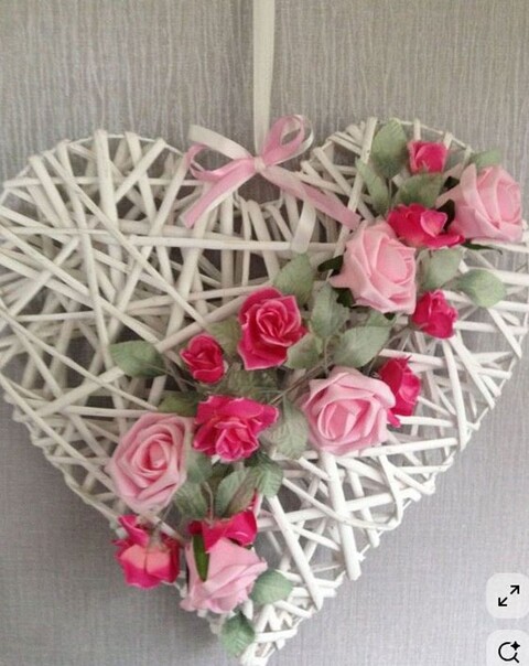 Cuore Vimini Bianco e Rosso intrecciato bombato Articolo per San Valentino - Sconti per Fioristi e Aziende