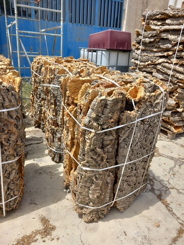 Corteccia di Sughero al Kg.- Sconti per Fioristi e Aziende . - Spessore 2-3 cm. circa
