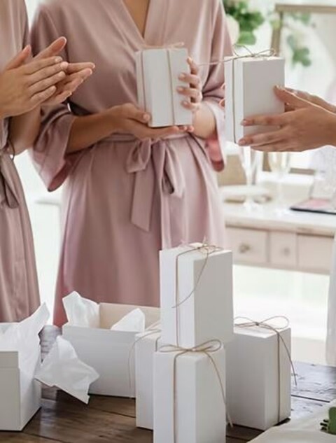 Scatola per bomboniera H 18 cm. 8 x 8 - Sconti per Fioristi e Aziende -  lino bianco pieghevole