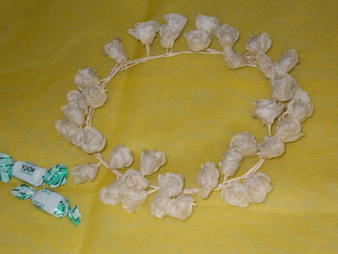 Coroncina damigella con roselline in seta - Sconti per Fioristi e Aziende