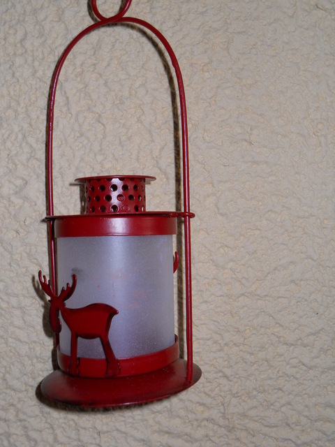 Lanterna in latta rossa con vetro satinato - Sconti per Fioristi e Aziende
