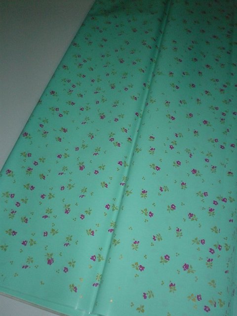 Cellofan Perlato Tiffany Stampa fiorellini Fogli 70X100 - Conf. 25 fogli - Sconti per Fioristi e Aziende