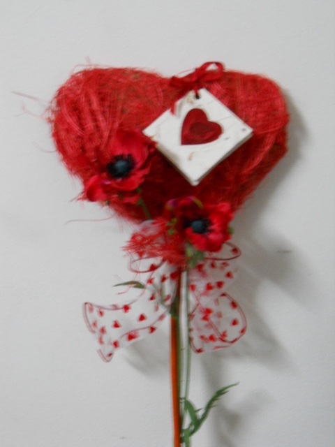 Cuore sisal steccato H 70 decorato Articolo per San Valentino - Sconti per Fioristi e Aziende