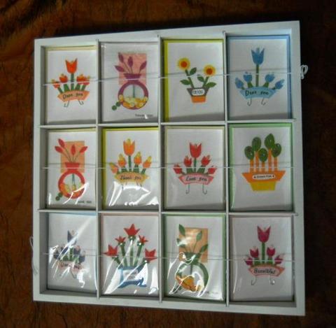 Biglietti decoro fiori in panno  - Sconti per Fioristi e Aziende  - Espositore legno da 120 pz