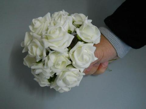 Roselline polifoam Ø 4 cm. - Sconti per Fioristi e Aziende . - Mazzo da 6 roselline