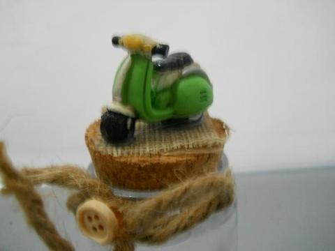 Barattolo in vetro con scooter   H 10 in resina in 3 colori