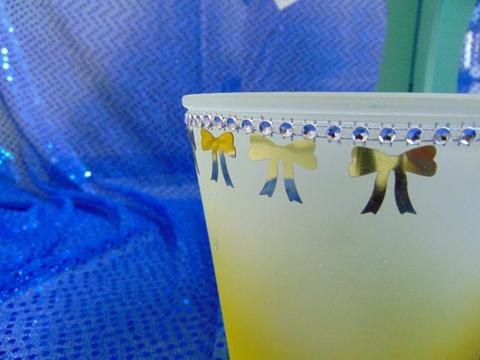 Porta vaso in vetro satinato giallo in due modelli - Sconti per Fioristi e Aziende
