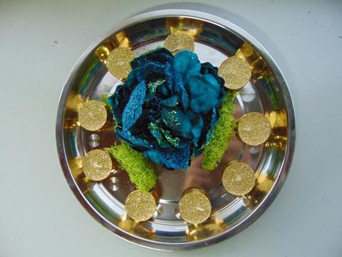 Tea light x 9 glitterati oro - Sconti per Fioristi e Aziende - H 1,5 dm. 3,7