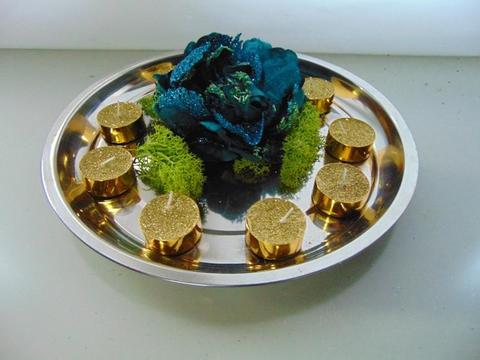 Tea light x 9 glitterati oro - Sconti per Fioristi e Aziende - H 1,5 dm. 3,7