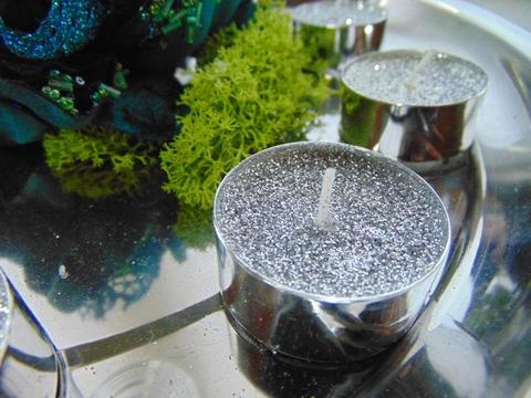 Tea light x 9 glitterati argento H 1,5 dm.. 3,7 - Sconti per Fioristi e Aziende