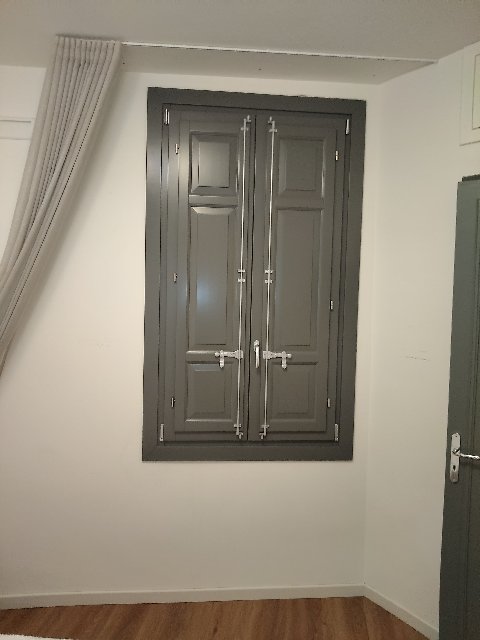 Portafinesta con oscuro e bugna inferiore Legno_Alluminio Infissi Vaccaro LEGNO/ALLUMINIO
