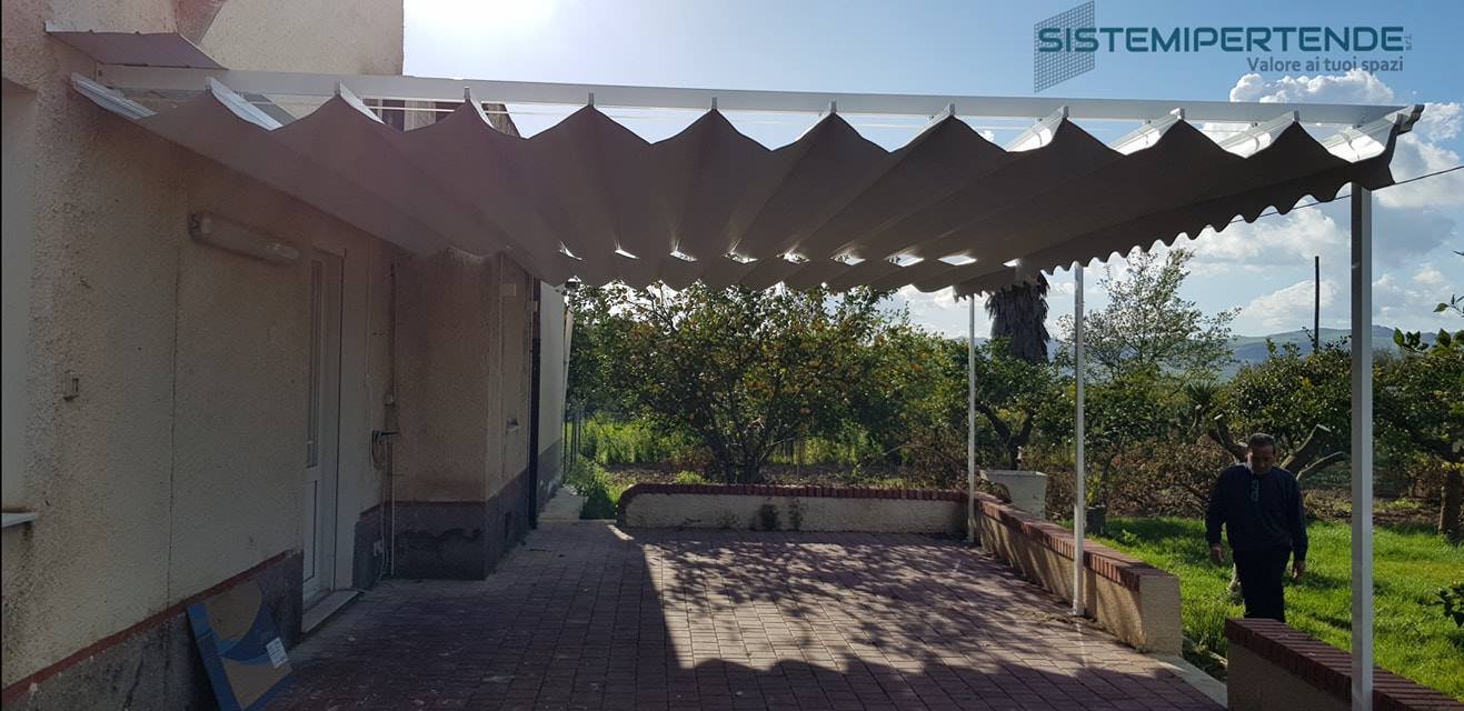 Tenda a onde e patio realizzati
