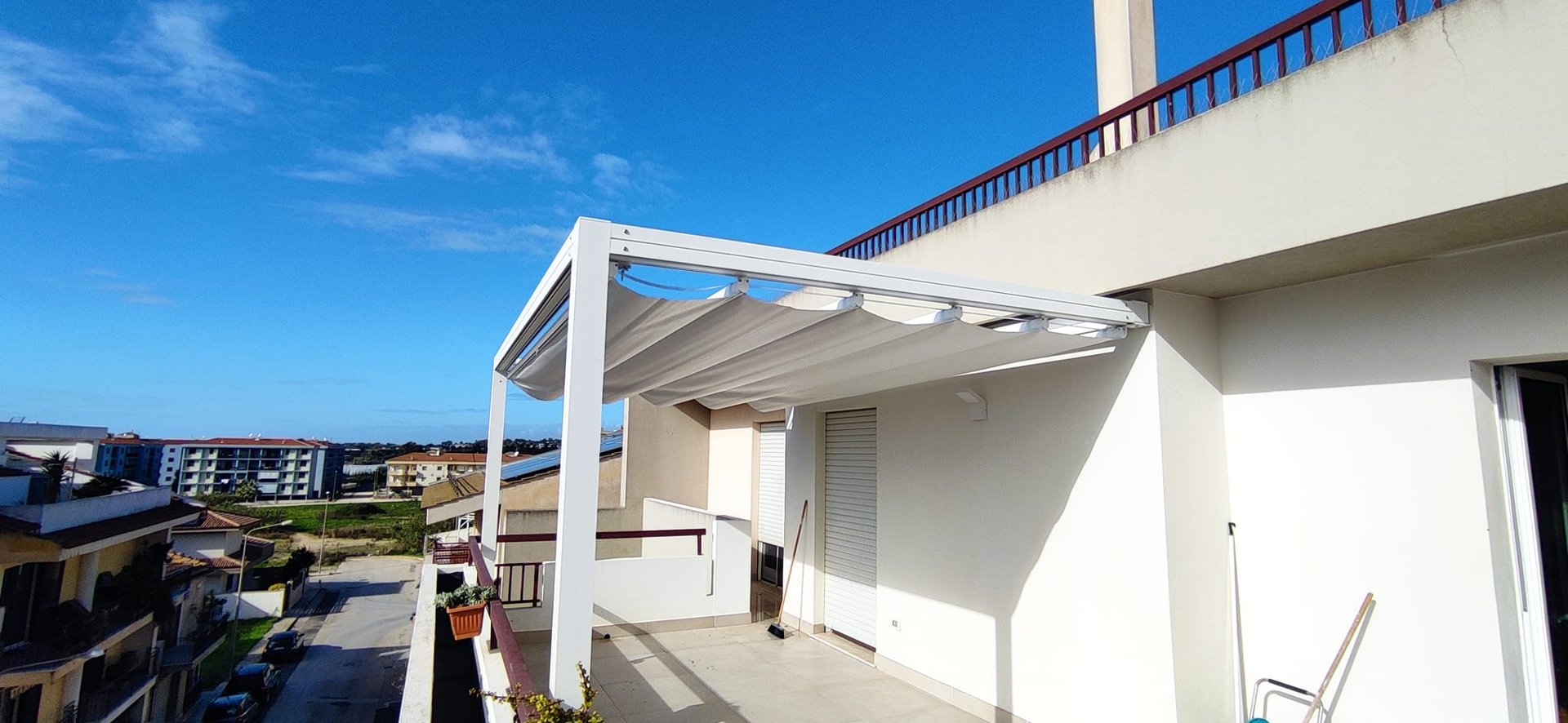 Tenda a onde e patio realizzati