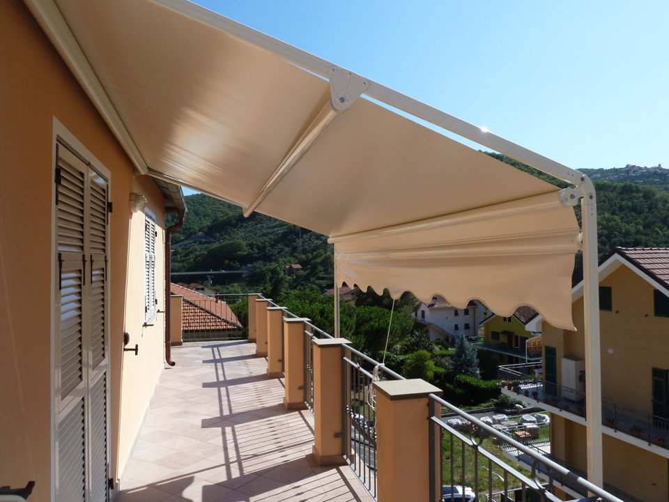 tenda a capanno attico
