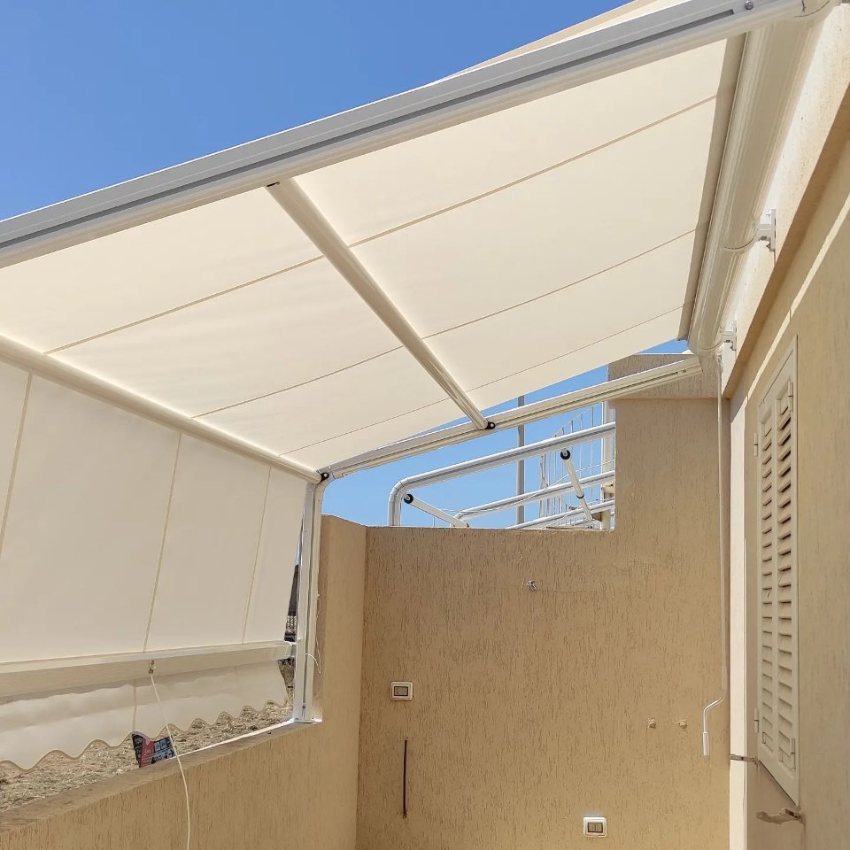 tenda a capanno attico