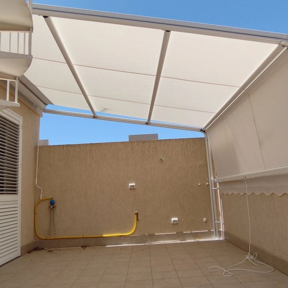 tenda a capanno attico