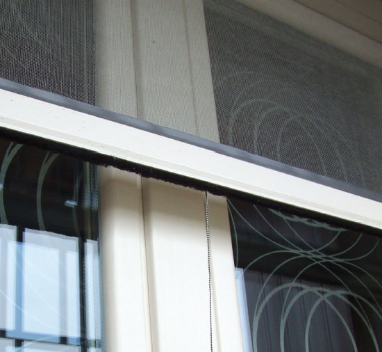 Zanzariera verticale a molla con bottoni + rallentatore