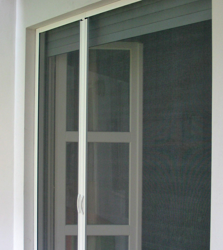 Zanzariera a Molla Laterale e Centrale Su Misura