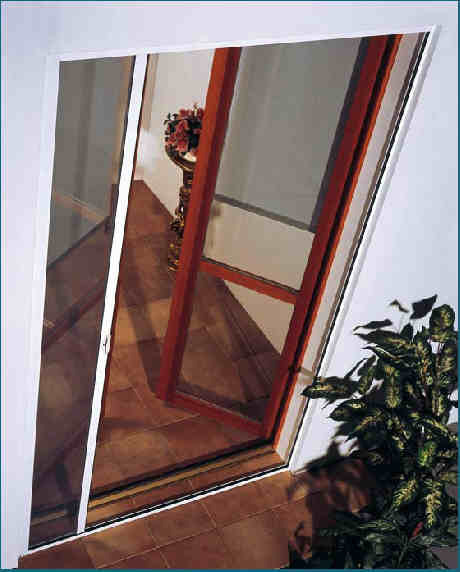 Zanzariera a Molla Laterale e Centrale Su Misura