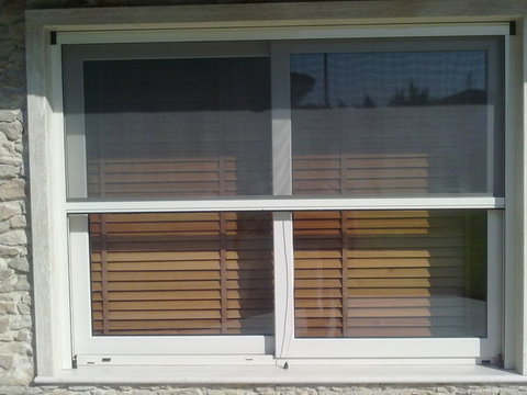 Zanzariera verticale a molla con bottoni + rallentatore