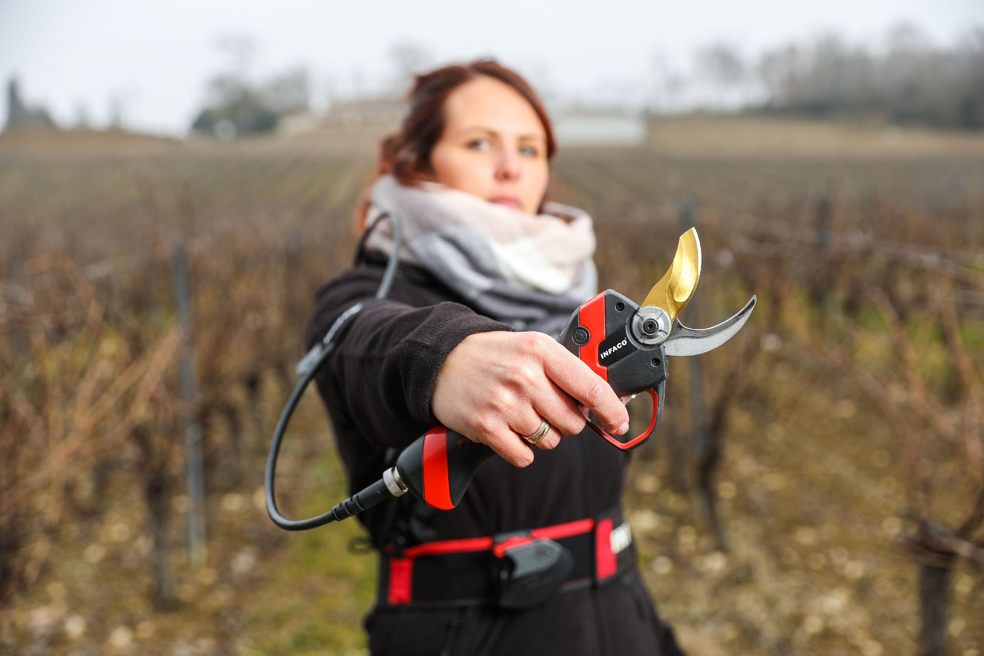 FORBICE ELETTRICA A BATTERIA PER POTATURA CON SENSORI - INFACO F3020