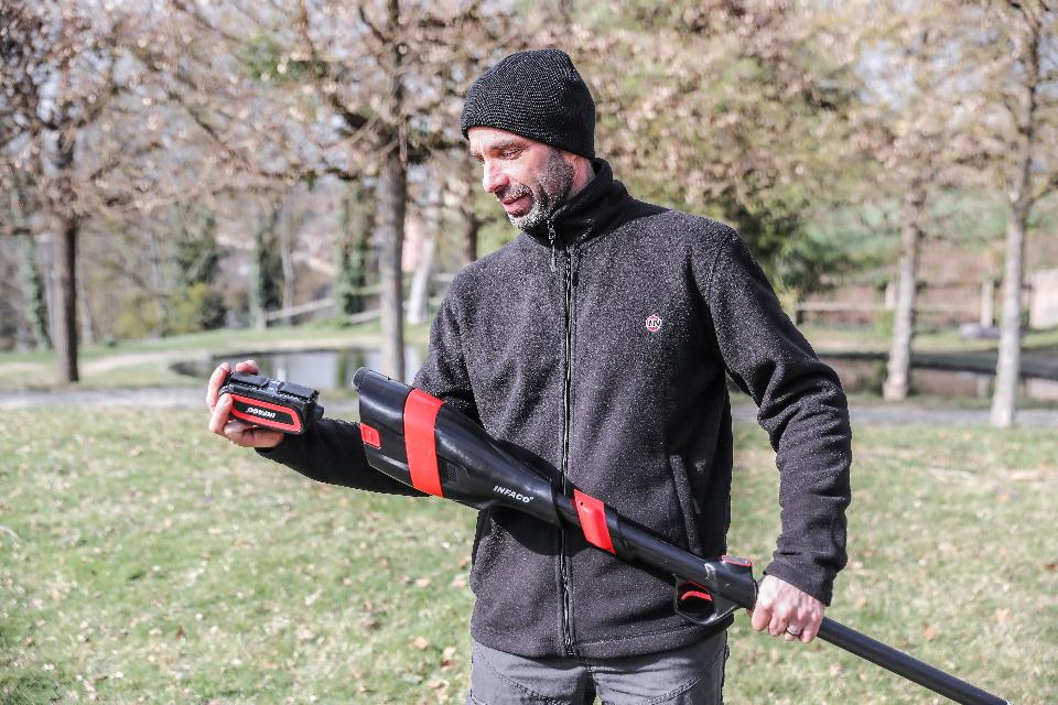 FORBICE ELETTRICA A BATTERIA PER POTATURA CON SENSORI - INFACO F3020