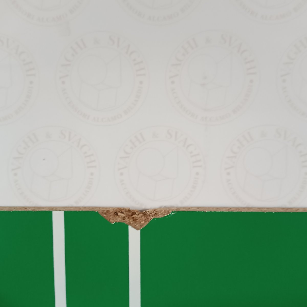 CAMPO GIOCO CON DIFETTO N° 2 GARLANDO CON SCRITTA MIS.1225 X 722 X 14 MM.