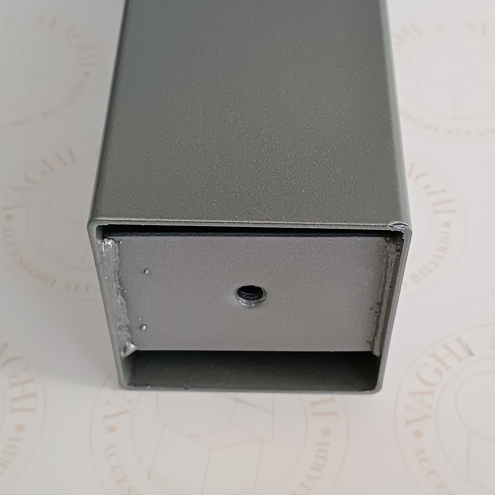GAMBA IN METALLO GRIGIO GARLANDO 90 X 90 665 MM CON PIASTRA E PIEDINO