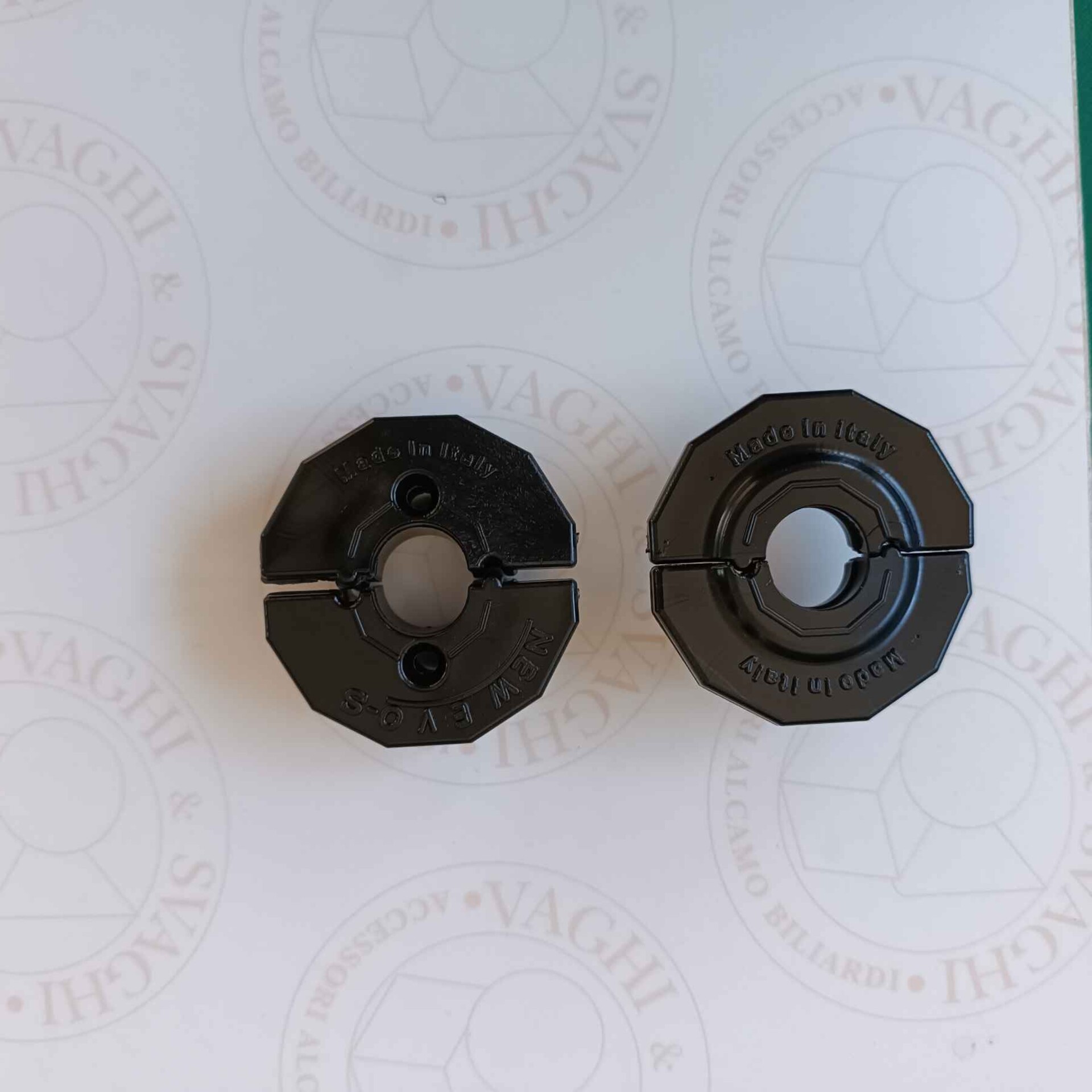 BOCCOLA NERA PER ASTA PASSANTE (LATO MANOPOLA) NORDITALIA EVO DIAMETRO 16 MM.