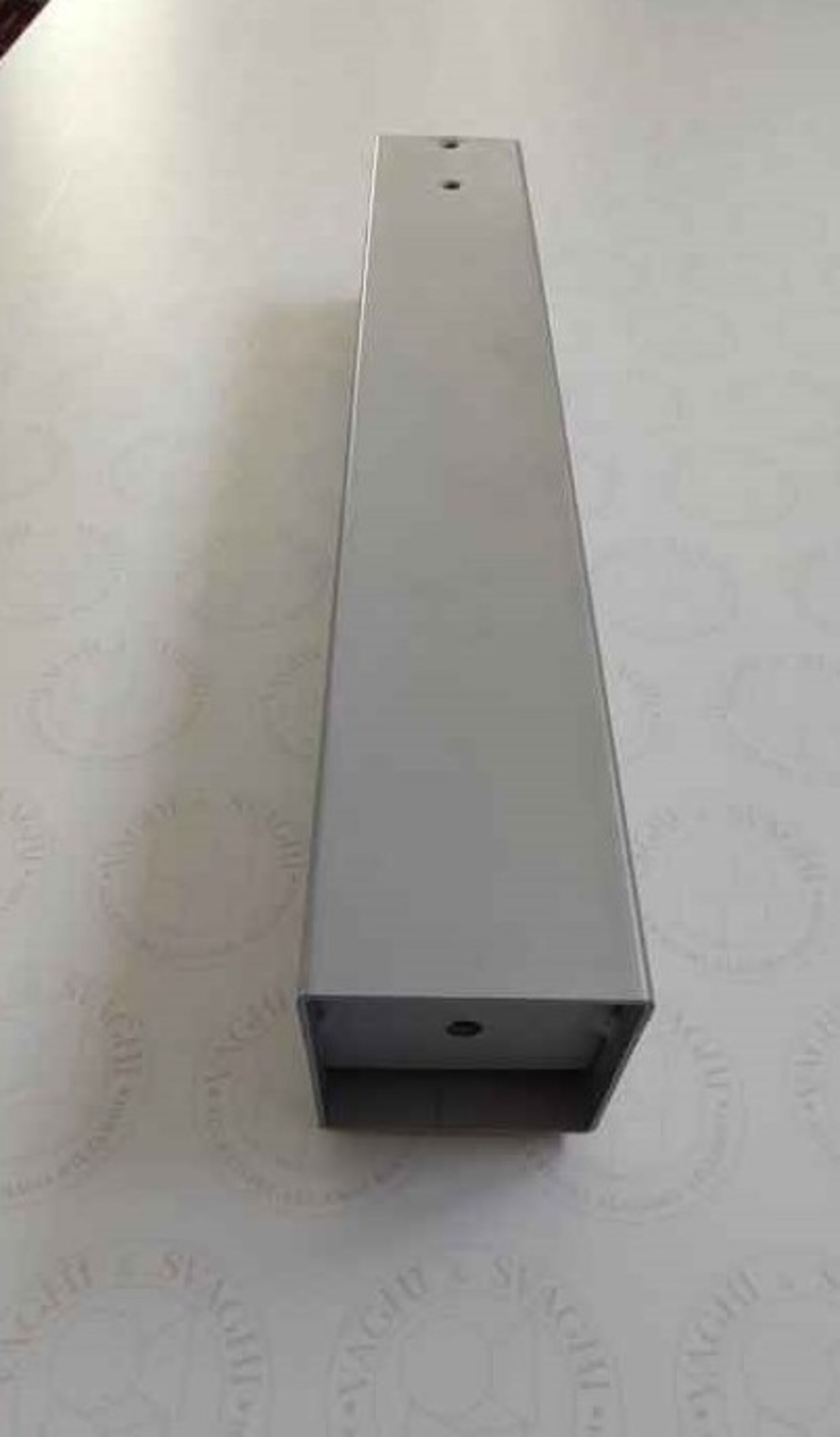 GAMBA IN METALLO IN SILVER GARLANDO 90 X 90 665 MM CON PIASTRA