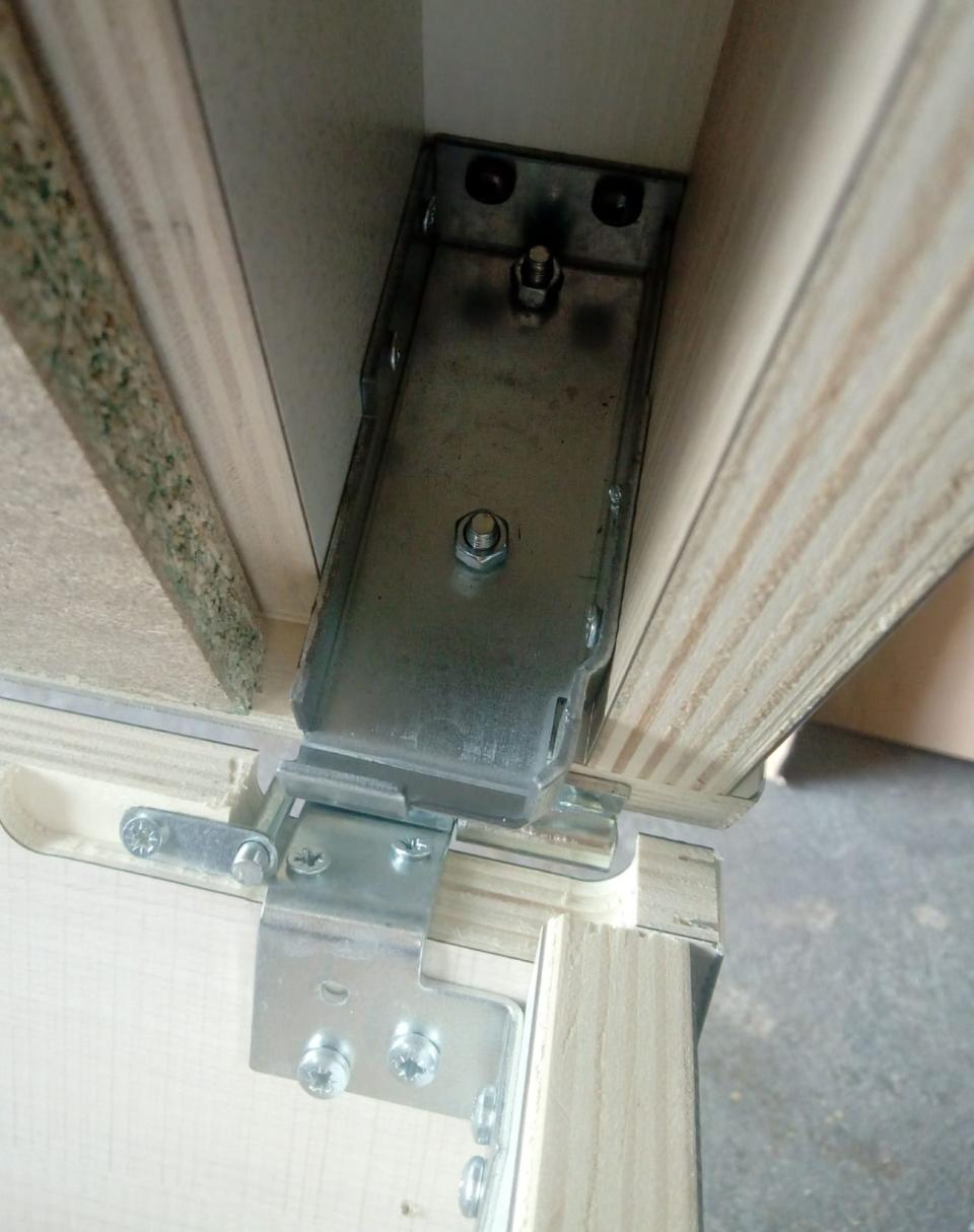 ANGOLARE GUIDA GARLANDO SUPERIORE DESTRO ART. 26