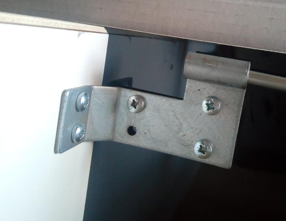 ANGOLARE INFERIORE SINISTRO GARLANDO PER CHIUSURA ART. 29