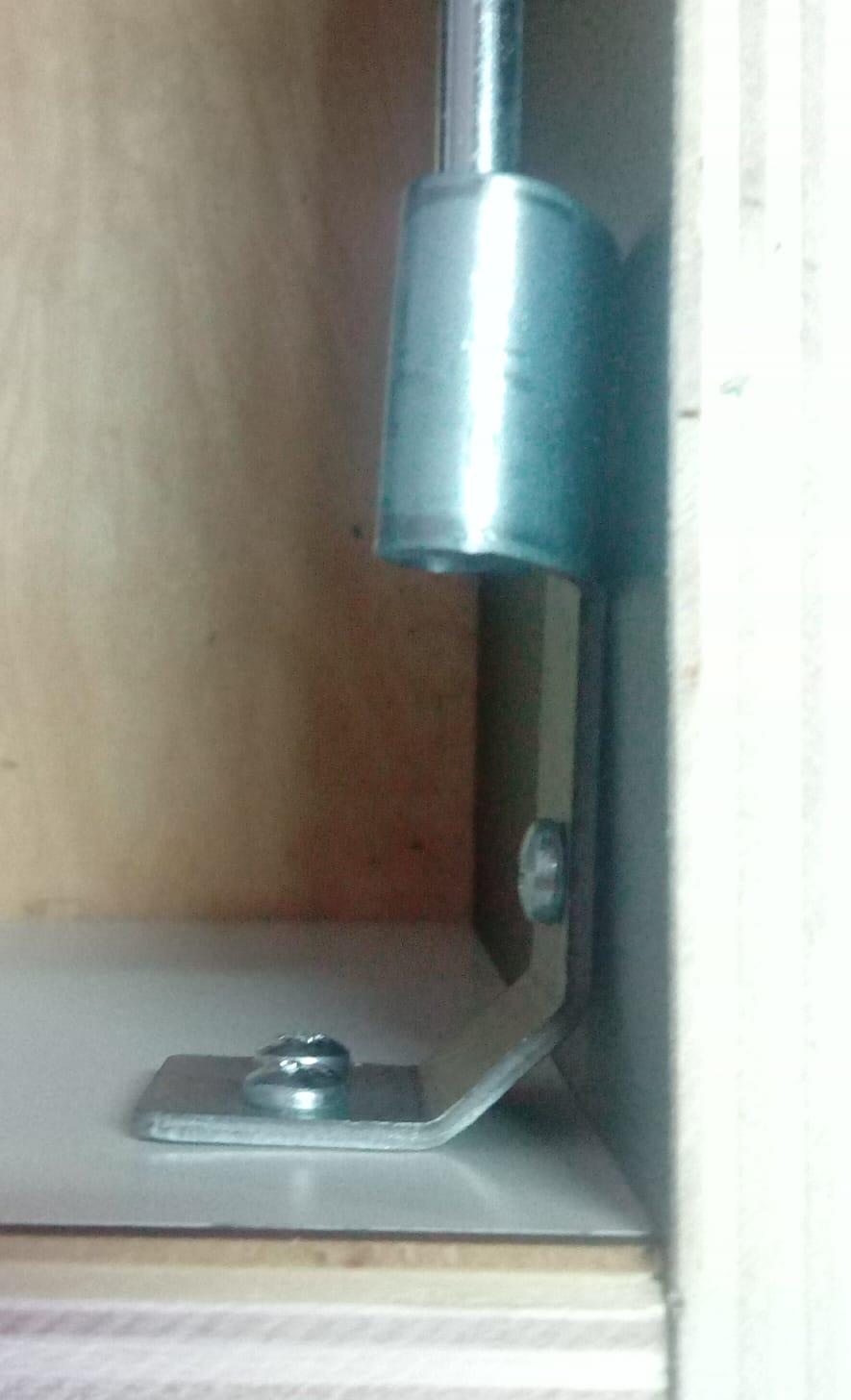 ANGOLARE INFERIORE DESTRO GARLANDO PER CHIUSURA ART. 30