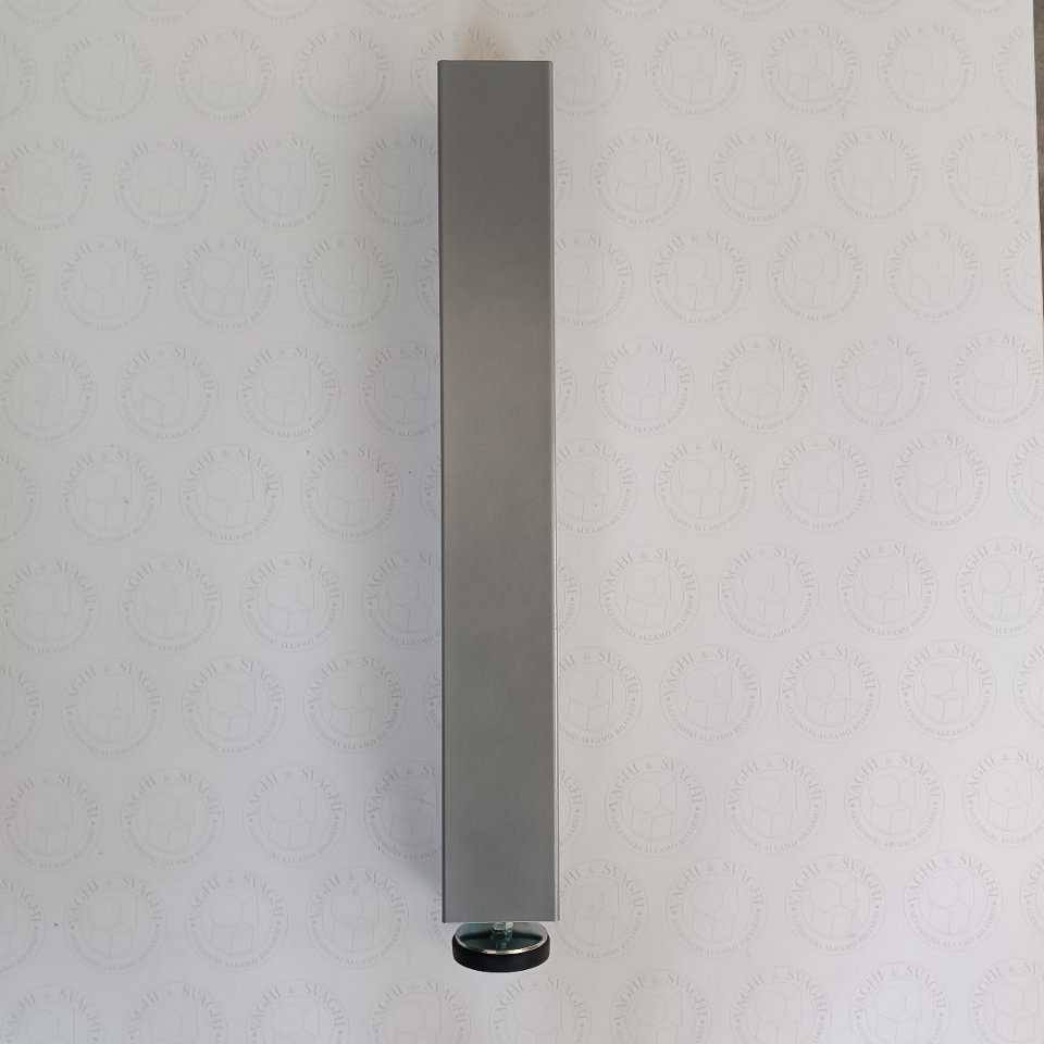 GAMBA IN METALLO 90 X 90 x 2 GARLANDO MM 665 SILVER CON PIASTRA E PIEDINO