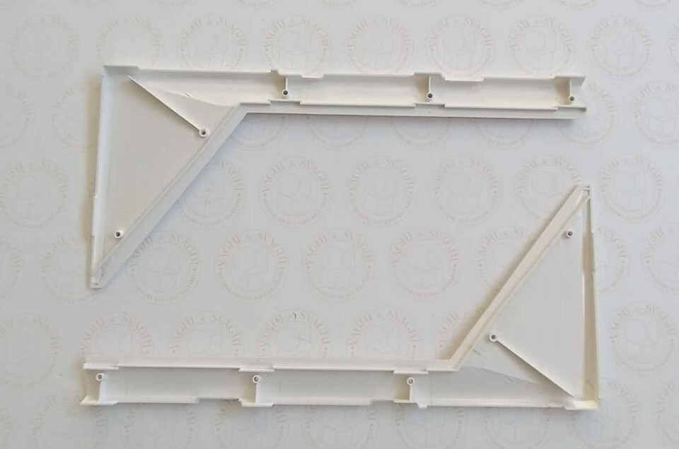 FERMAVETRO BIANCO ANGOLO BASSO GARLANDO PER C.GIOCO CM 115 SET 2 PZ.SET