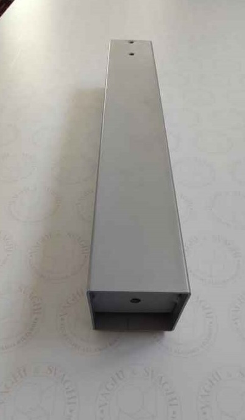 GAMBA IN METALLO IN SILVER GARLANDO 90 X 90 665 MM CON PIASTRA